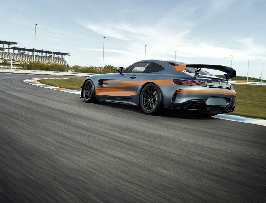  Mercedes-AMG GT4 (C190) 2020 года  (фото 2 из 7)